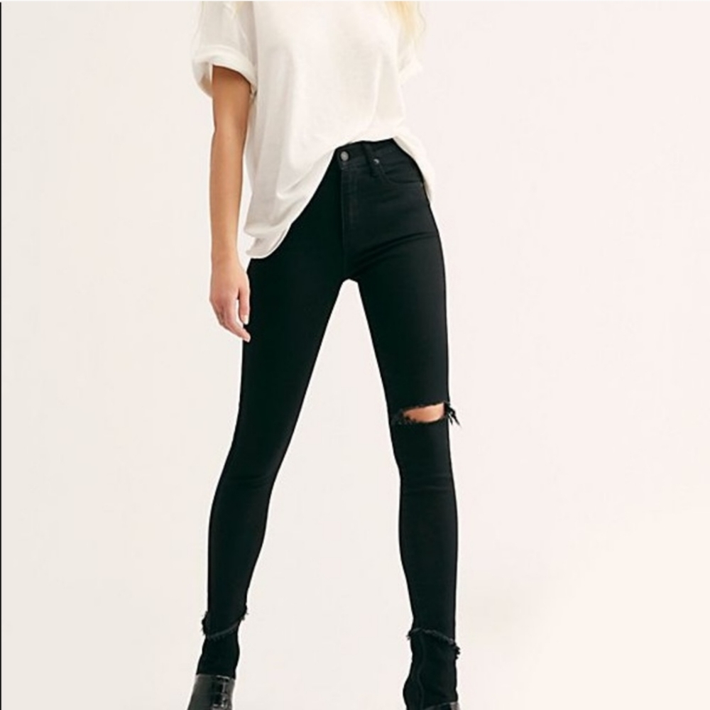 Levi’s Mile High Super Skinny Black Jeans - Sz 29